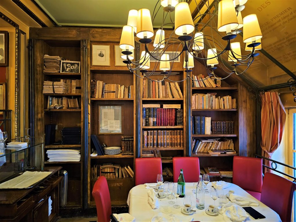 Interijer restorana Pariz